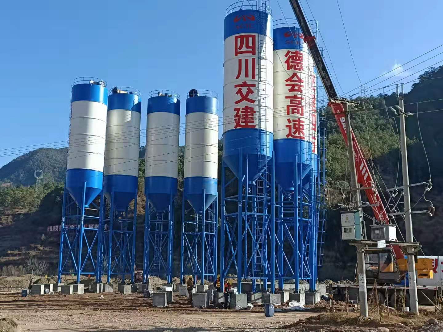 創智慧工地 鑄品質德會 ——公司德會項目成功安裝智慧拌合站粉罐