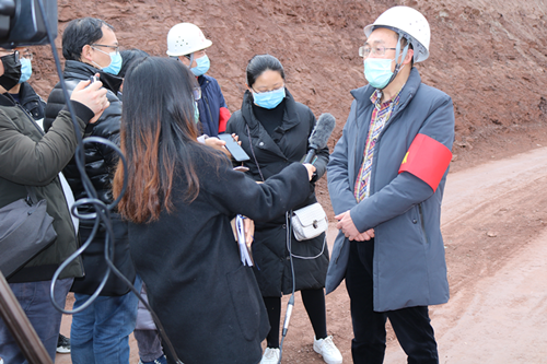 四川新聞網等多家媒體采訪公司成資渝TJ6 項目復工生產情況