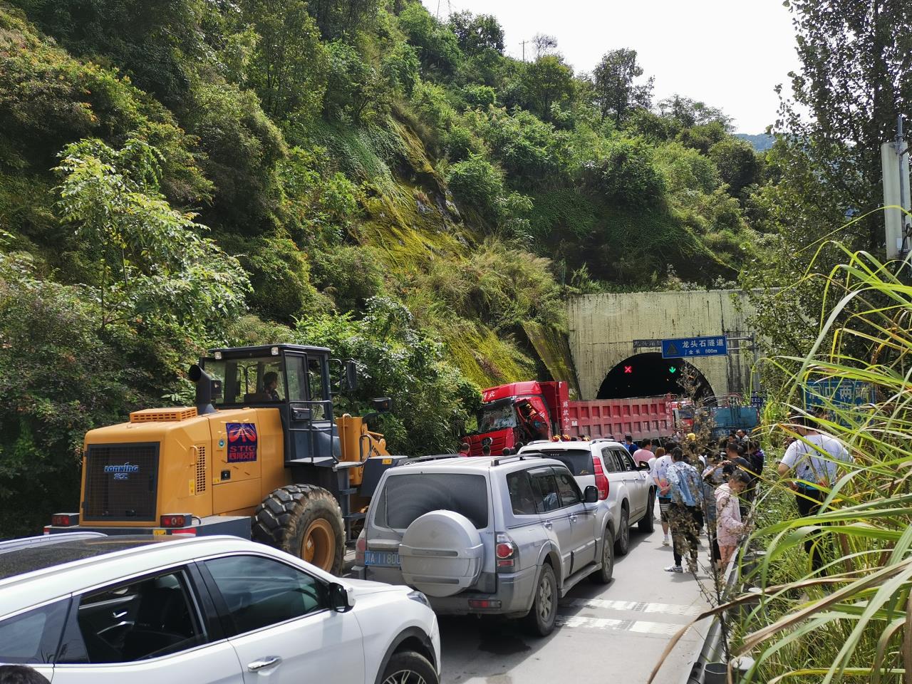 聽聞車禍緊急救援，見義勇為顯國企擔當