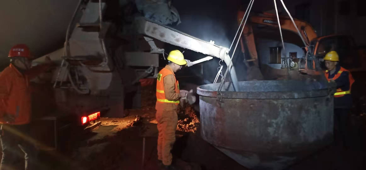 成樂擴(kuò)容新建段樂夾大道跨線橋首根樁基澆筑成功