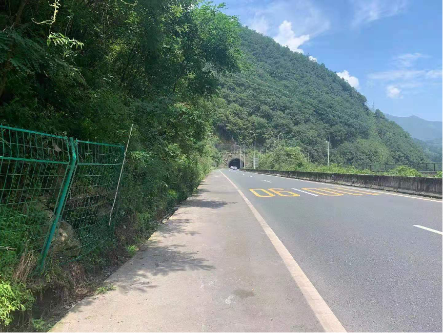 雅西高速姚河壩邊坡處治工程3.png
