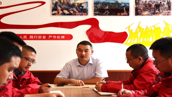 交建集團黨委委員、紀委書記吳鵬飛率隊赴黨建基層聯系點久馬高速C3總包部調研指導工作